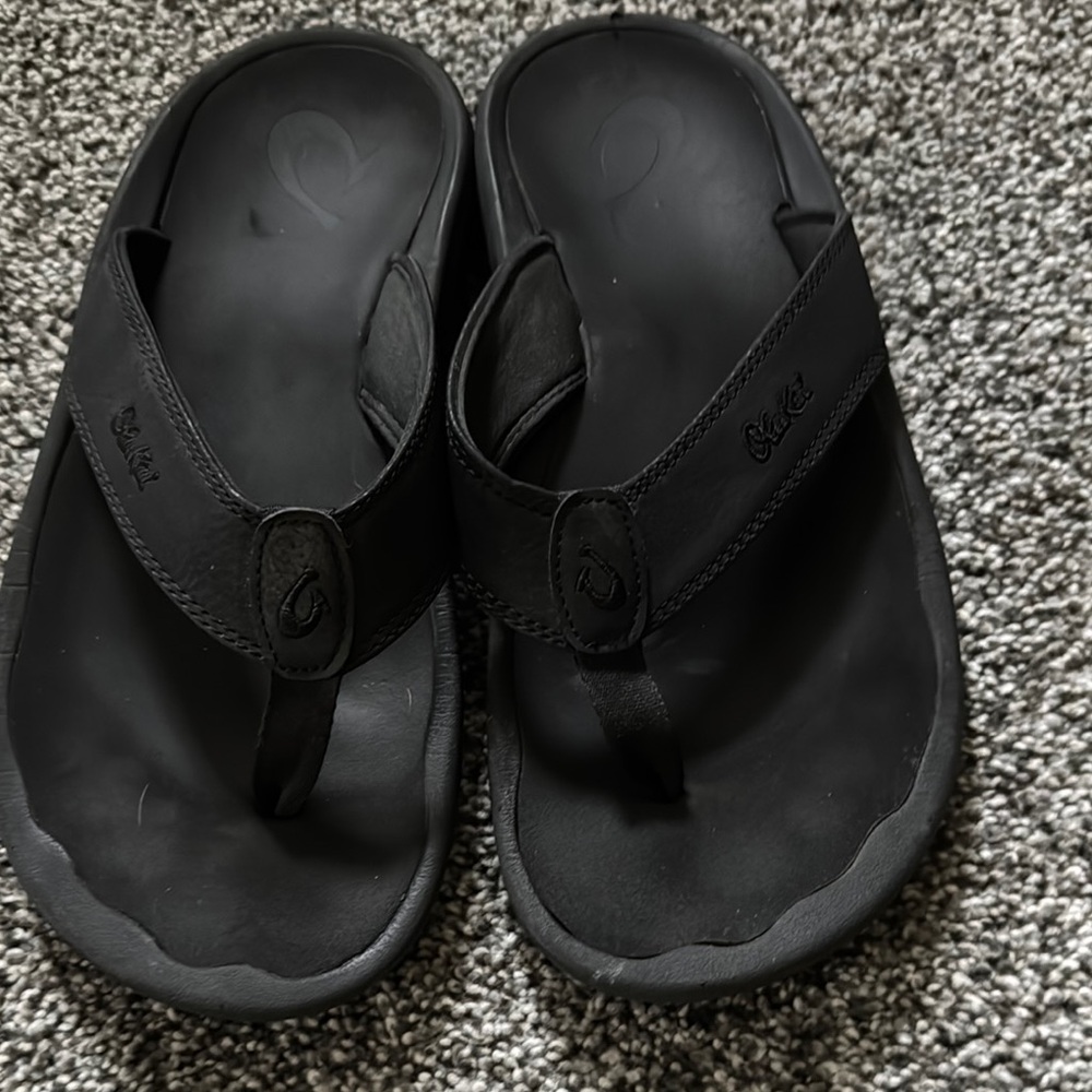 OluKai Classic Black Sandals - Picture 2 of 6